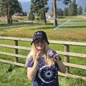 Meet your Posher, Melisa